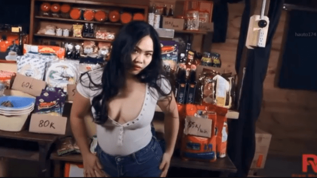 Tiệm tạp hóa dâm dục